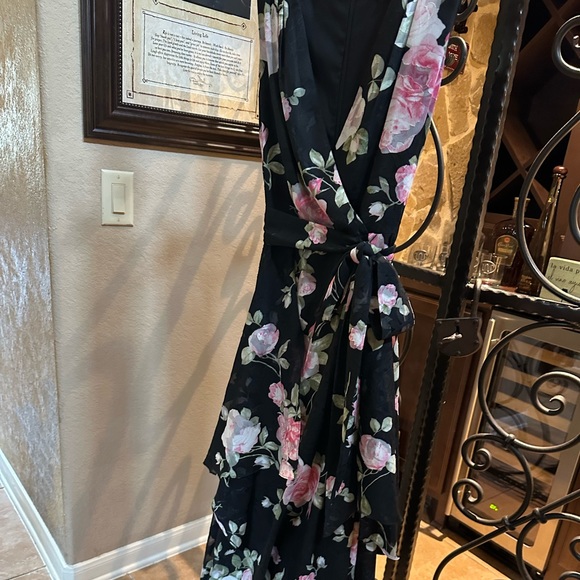 Tahari black and floral Arthur S. Levine dress - Picture 7 of 7